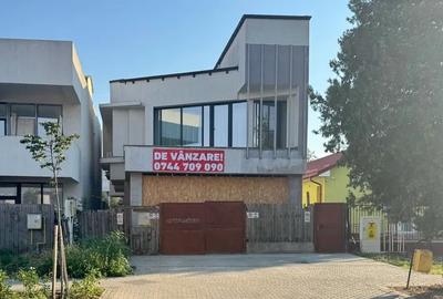 Cladire de vanzare 543 mp (casa + spatiu comercial) Bul Primaverii