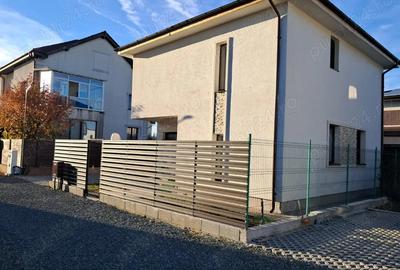 Casă cu 4 camere cu Teren 255 Mp în Odăi