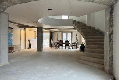 Vila S+P+1+M / Pipera Central / Drumul Potcoavei / comision 0 - 2