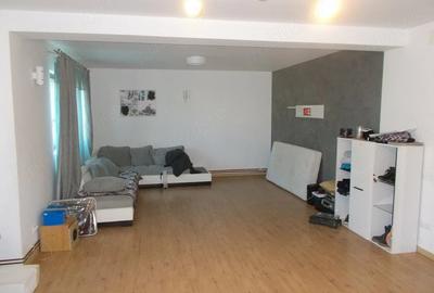 Casă cu 4 camere cu Teren 1190 Mp în Parța - 5