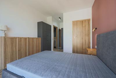 Apartament cu 3 camere decomandat, mobilat în Central