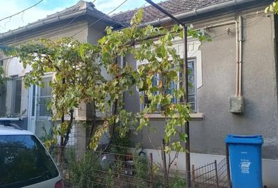 Casă cu 4 camere cu Teren 504 Mp în Central - 8