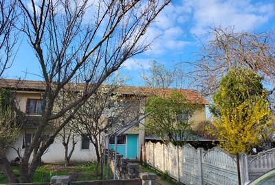 Apartament cu 3 camere decomandat în Putineiu - 1