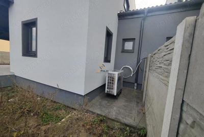 Casă cu 3 camere cu Teren 300 Mp în Central - 2