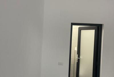 Spațiu comercial, de 43 mp, în Central - 3
