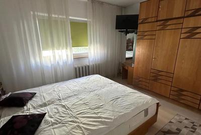 Proprietar,vand apartament 3 camere, decomandat,zona 13 Septembrie ! - 2