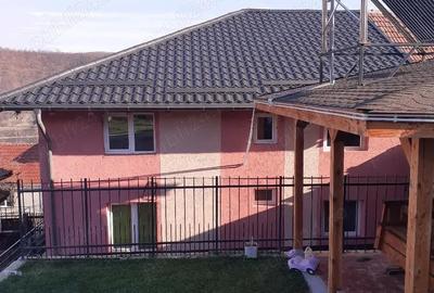 Casă cu 8 camere cu Teren 1000 Mp în Central - 9
