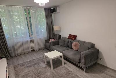 Apartament cu 2 camere decomandat în 1 Mai