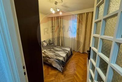 Apartament cu 3 camere decomandat în Sărari - 6