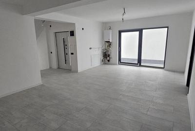 Casă cu 4 camere cu Teren 174 Mp în Tineretului - 16