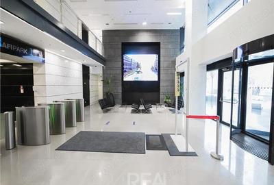 Spațiu comercial, în Politehnica - 6