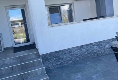 Casă cu 5 camere cu Teren 280 Mp în Lipovei