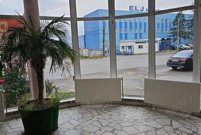 Inchiriez spatiu comercial in Titu-central - 2