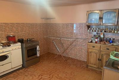 Casă cu 5 camere cu Teren 700 Mp în Central - 1