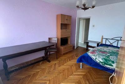 Apartament cu 2 camere decomandat în Romanilor