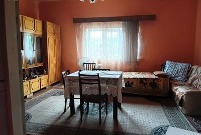 Casă cu 4 camere în Sânpaul