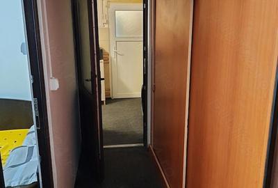Apartament cu 3 camere decomandat în Giurgiului - 2