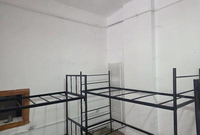 Casă cu Teren 200 Mp în Central - 2