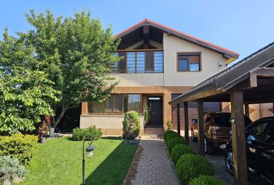 Casă cu 4 camere în Central