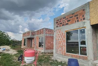 Casă individuală cu 4 camere cu Canalizare în Domnești - 8