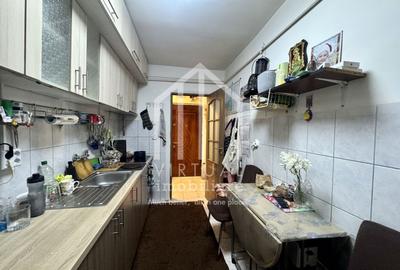 Apartament cu 3 camere decomandat în Vasile Aaron - 2