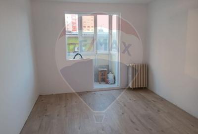 Apartament cu 2 camere semidecomandat în Aurel Vlaicu - 3