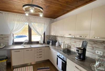 Casa de vanzare in Colibi?a, aproape de lac - 8