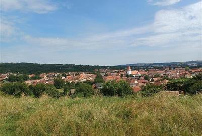 Teren cu vedere panoramica catre oras in Saliste - 3