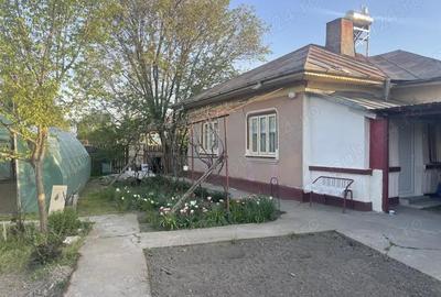 Casă cu 4 camere în Central - 1