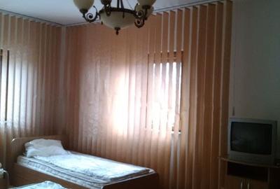 Casa 6 camere - cazare 14+10 persoane, Nord - 2