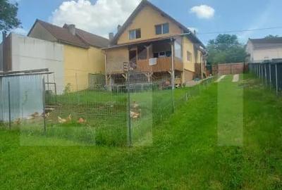 Casă cu 4 camere cu Teren 500 Mp în Central - 2