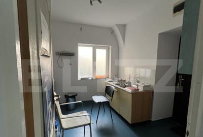 Casă cu 4 camere cu Teren 135 Mp în Central - 3