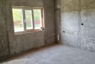 Casă cu 2 camere decomandat în Girișu de Criș - 6