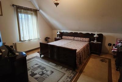 Casă individuală cu 10 camere cu Canalizare în Central - 3