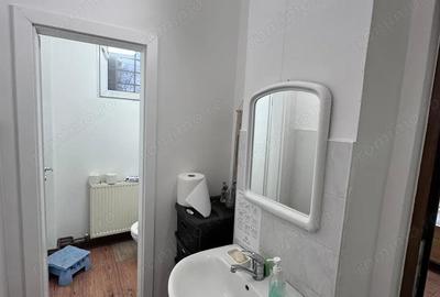 Spațiu comercial, de 81 mp, în Medicină - 2