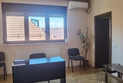 Apartament cu 5 camere semidecomandat în Casin - 16