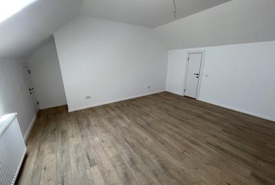 Casă cu 5 camere cu Teren 480 Mp în Domnești - 12