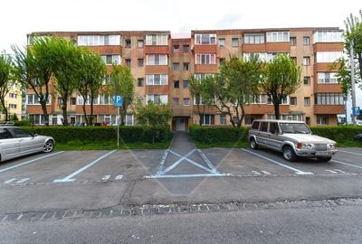 Apartament cu 1 camere decomandat, mobilat în Tractorul - 11