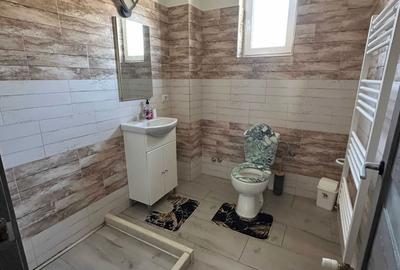 Casă cu 4 camere în Vatra Moldoviței - 8