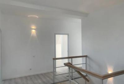 Casă cu 5 camere cu Teren 395 Mp în Malu Mare - 8