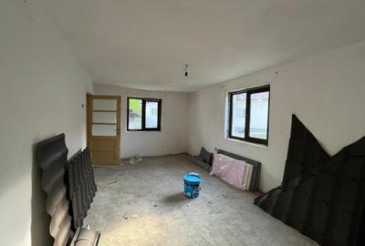 Casă cu 6 camere cu Teren 678 Mp în Central - 7