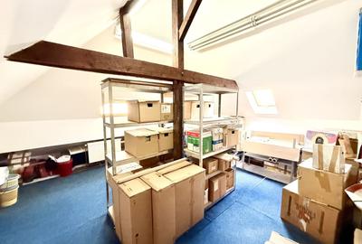 Casă individuală cu 16 camere cu Canalizare în P-ța Unirii - 18