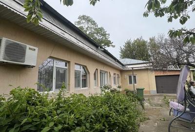 Casă cu 3 camere cu Teren 400 Mp în Central