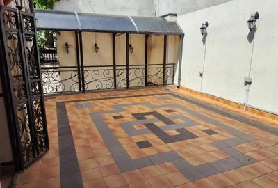 Casă cu 6 camere cu Teren 230 Mp în Titulescu - 16