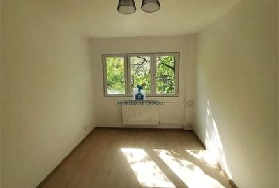 Apartament cu 3 camere semidecomandat în Berceni - 3
