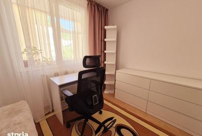 Apartament cu 4 camere decomandat în Central - 2