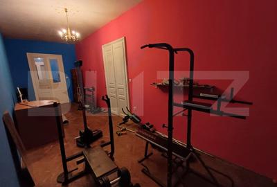 Casă cu 5 camere cu Garaj în Central - 2