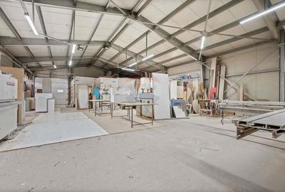 Spațiu comercial, de 608 mp, în Pantelimon