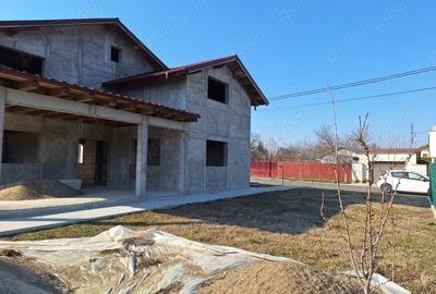 Casă cu 6 camere în Vânători - 3