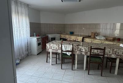Casă cu 4 camere în Broscăuți - 2